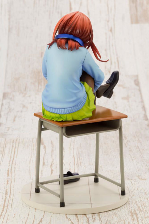 quintessential quintuplets figurine